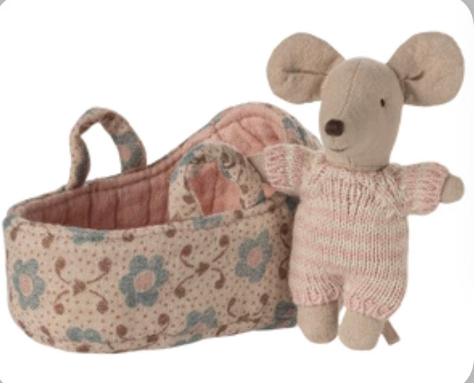 Baby Mouse in Carry Cot | Rose