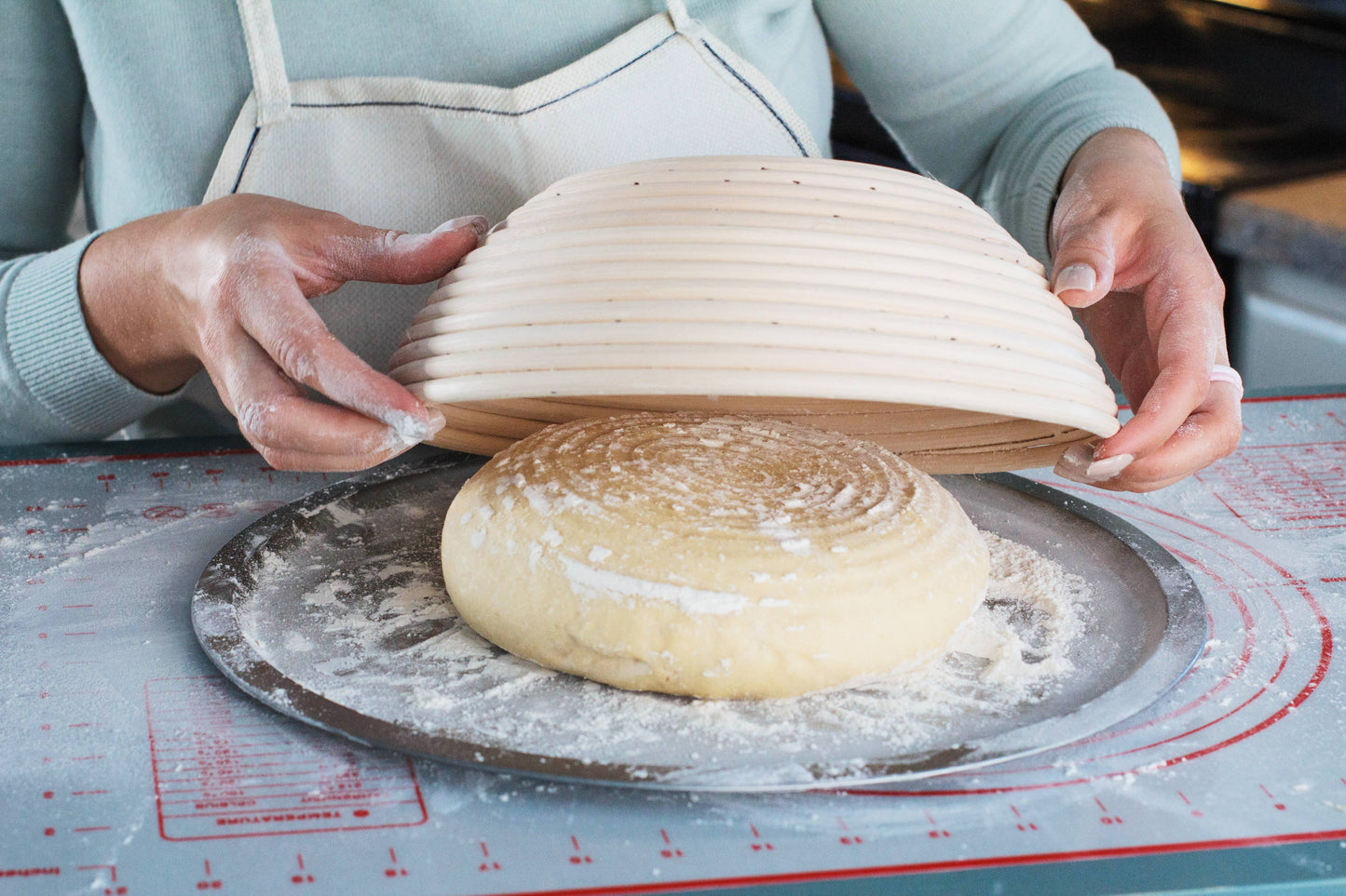 Bospak - 10" Round Bread Proofing Basket Rattan bowl w/cloth Liner