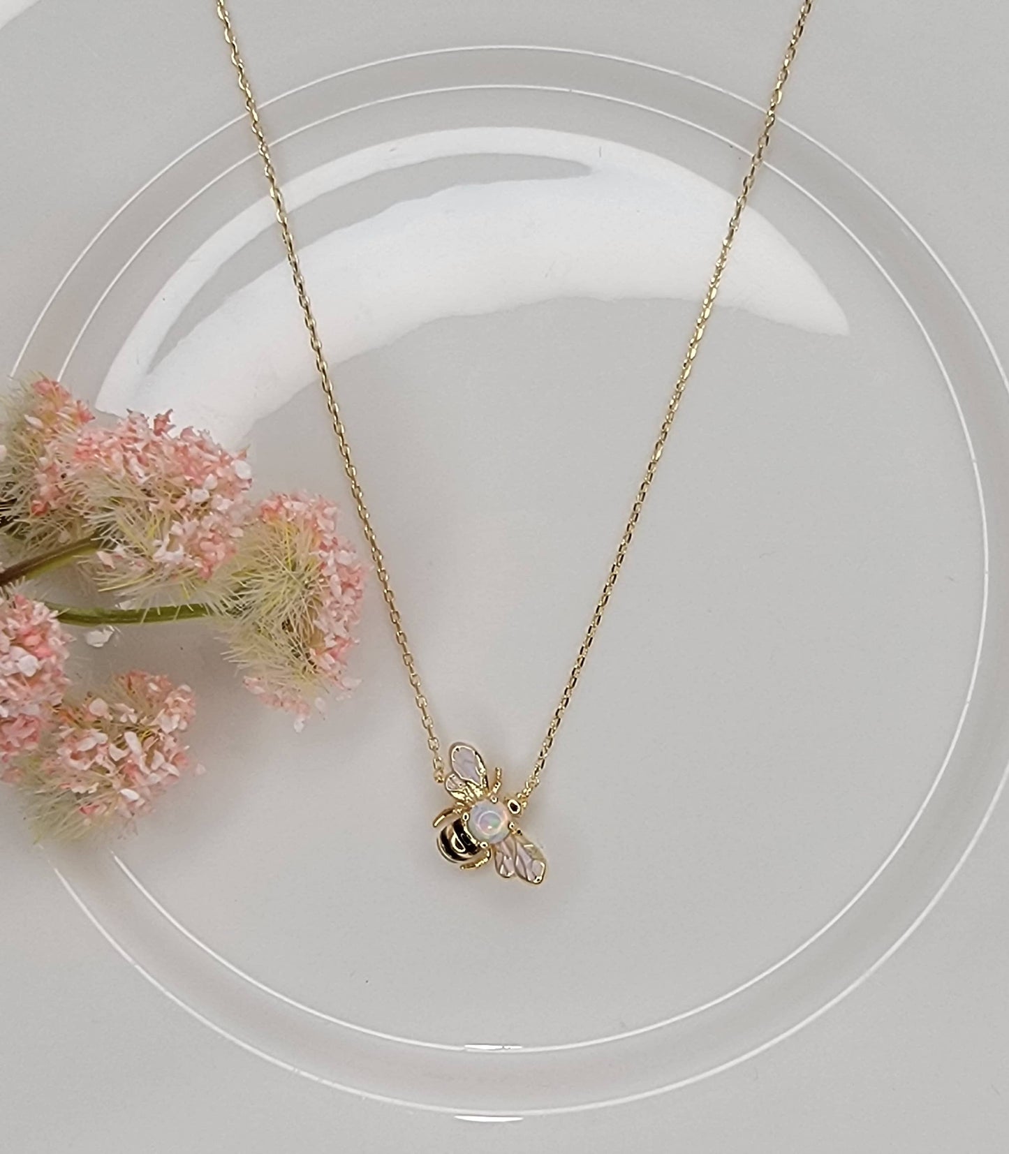 BEE NECKLACE.