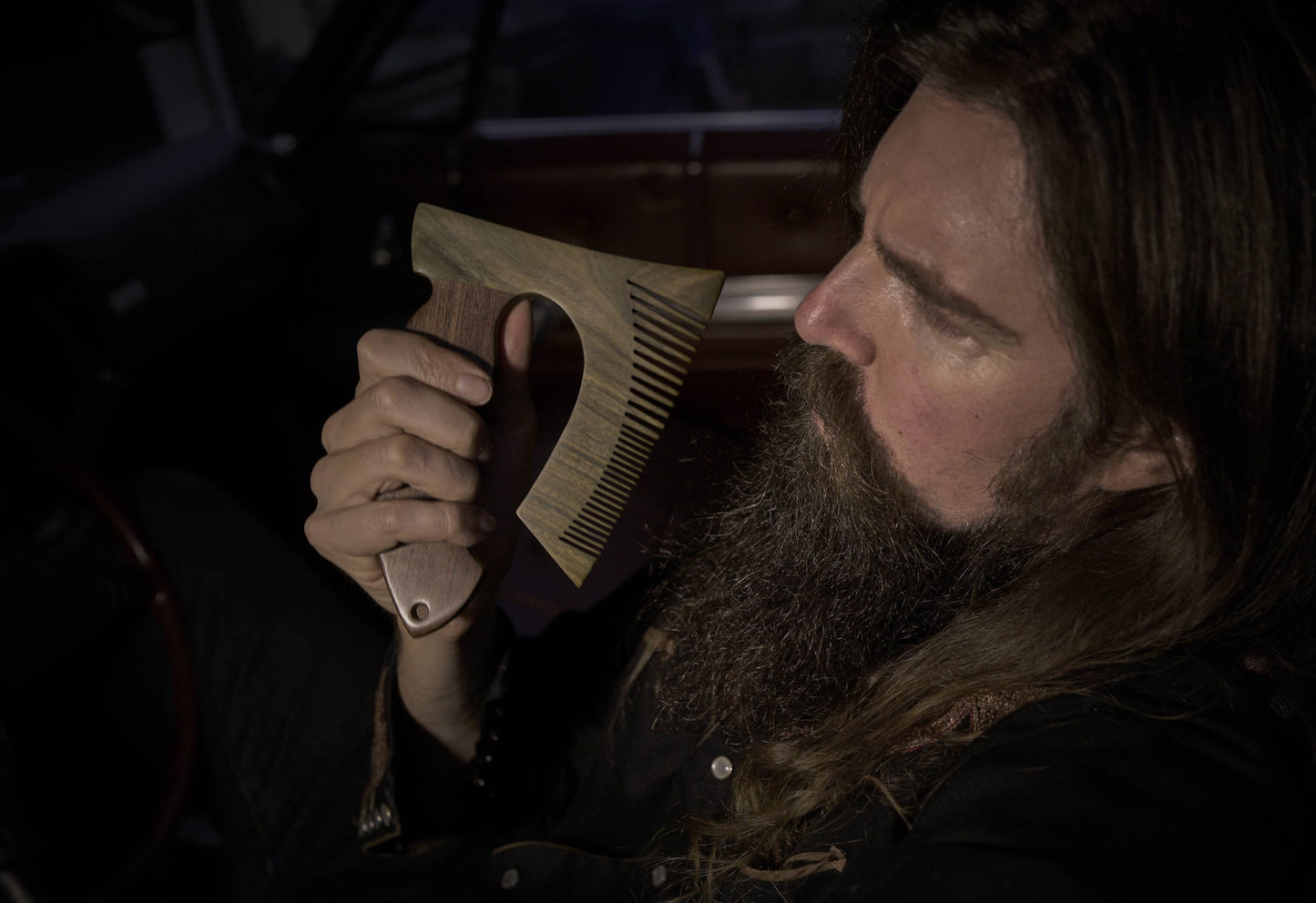 THE BEARDED AXE BEARD COMB - WOODSMAN