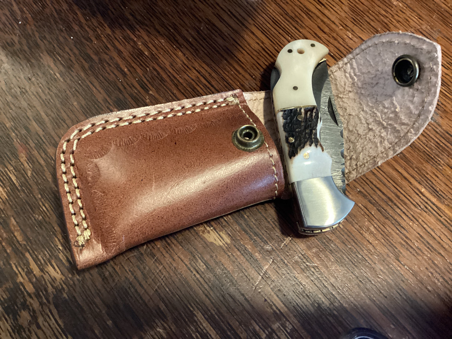 Pocket Knife with Cover (Light)