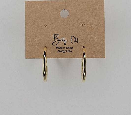 SMALL HOOP EARRINGS.