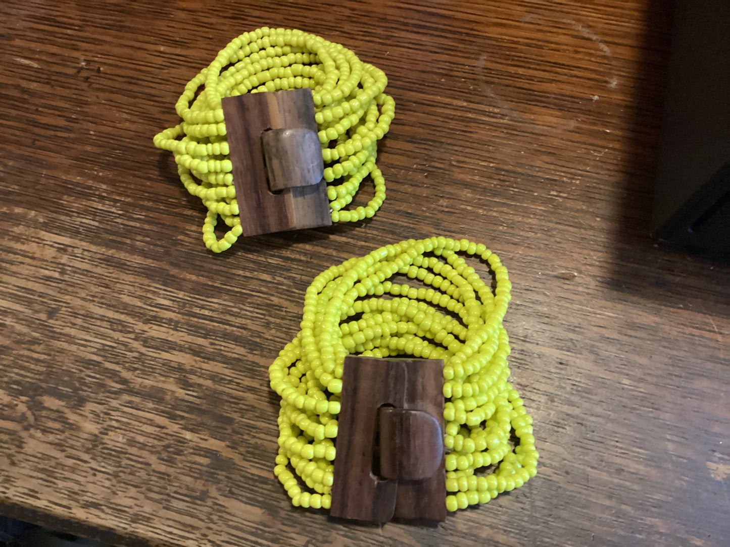 Wood Clasp Cluster Bracelet | Yellow