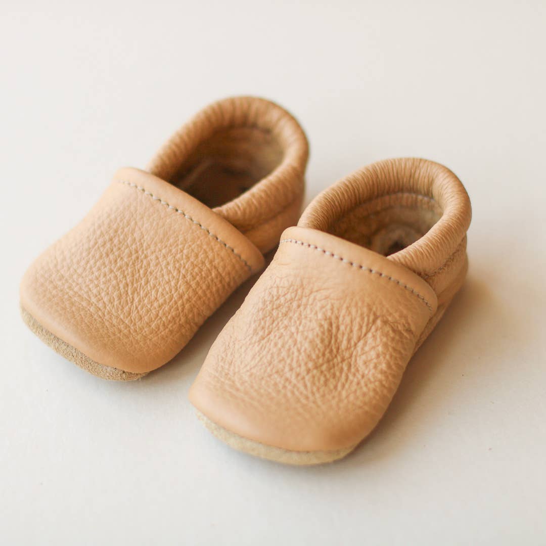 Gender Neutral Baby Shoes in Light Brown | Slip-on Moccs