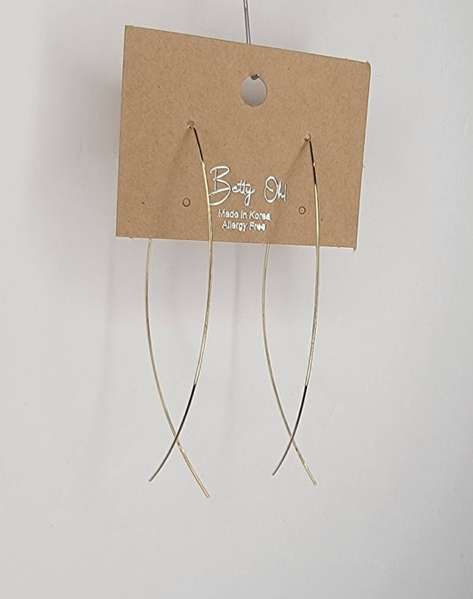 FISH SHAPED LONG WIRE HOOP EARRINGS.