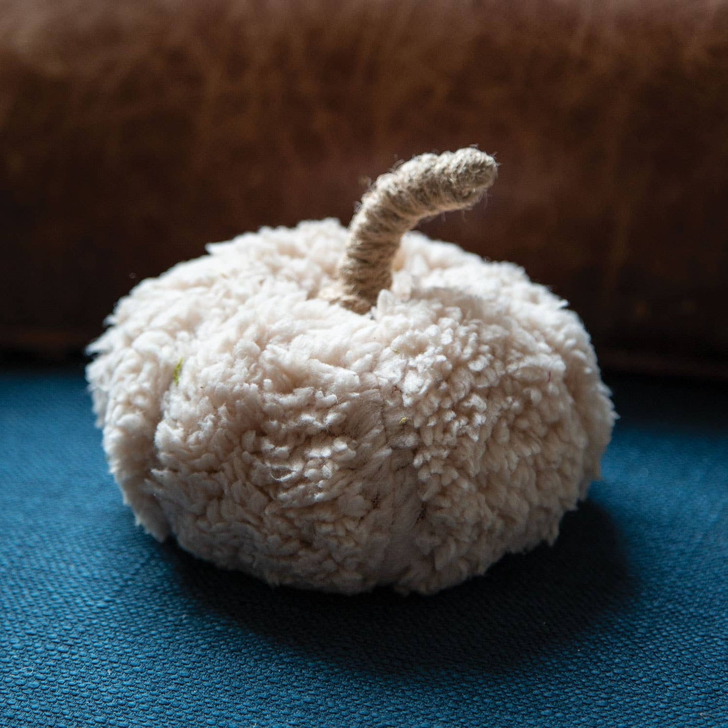 Col House Designs - Ivory Sherpa Pumpkin w/Jute Stem, Medium