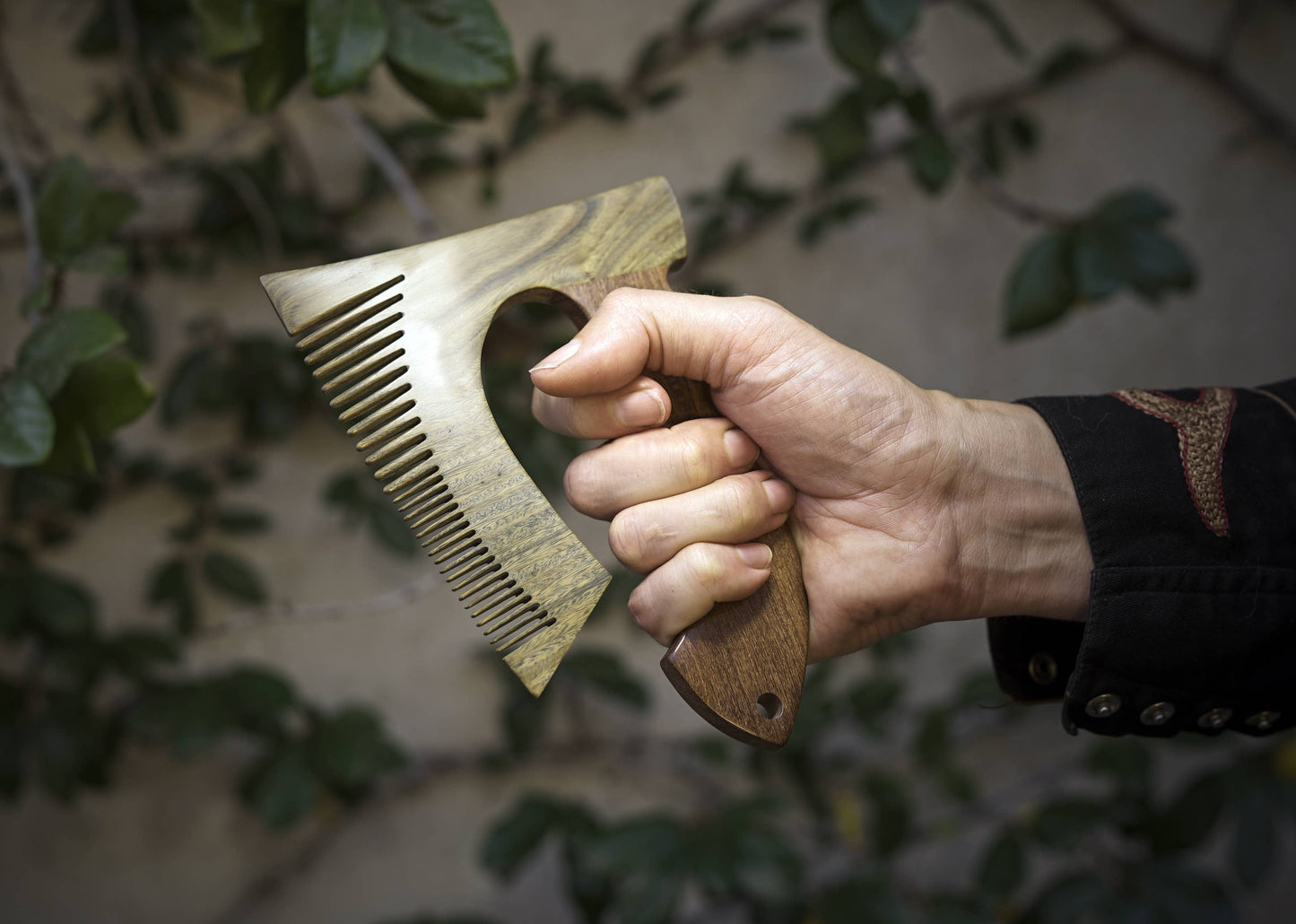 THE BEARDED AXE BEARD COMB - WOODSMAN