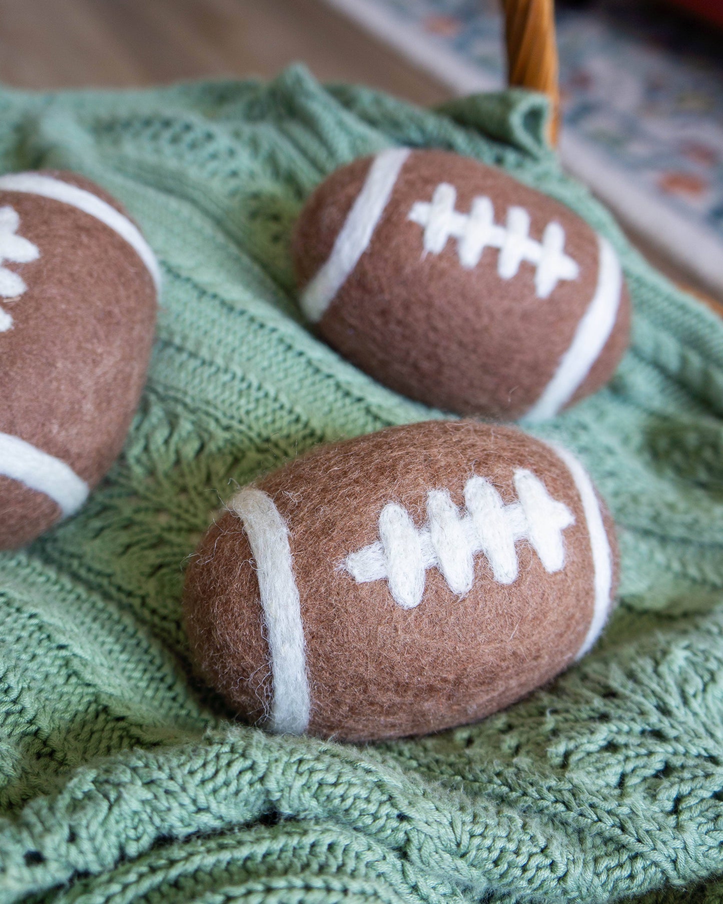 Friendsheep - Game Day Football Eco Dryer Balls - Set of 3