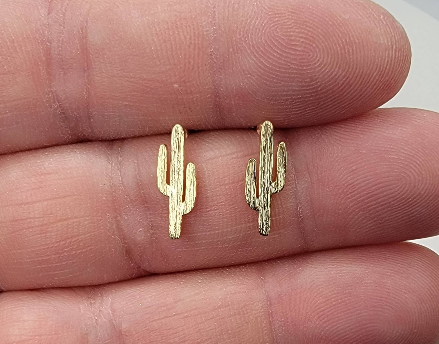 CACTUS STUD EARRINGS.