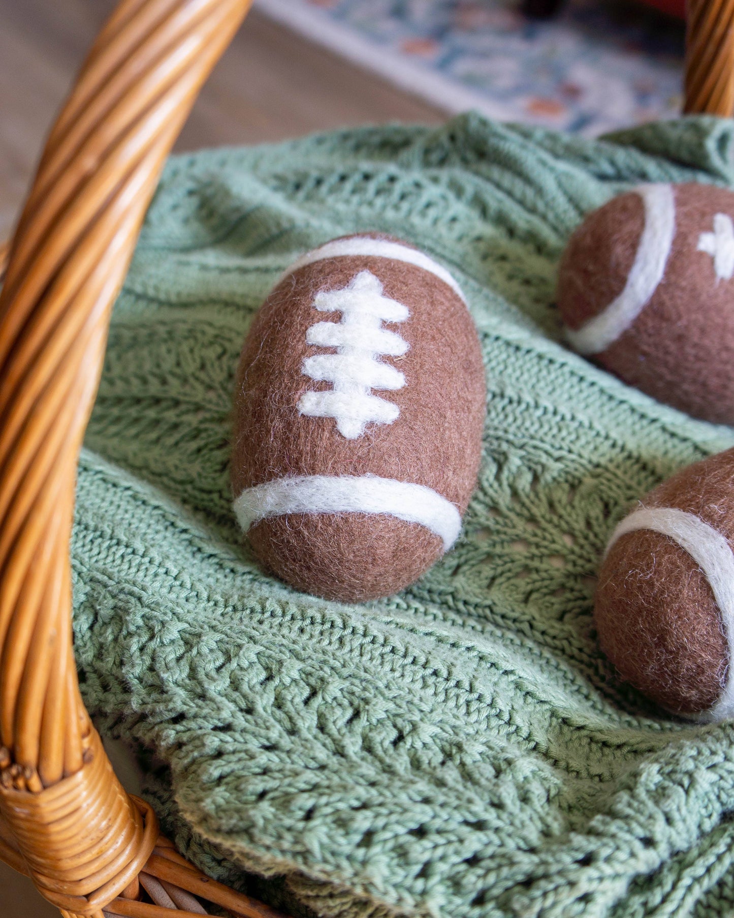 Friendsheep - Game Day Football Eco Dryer Balls - Set of 3