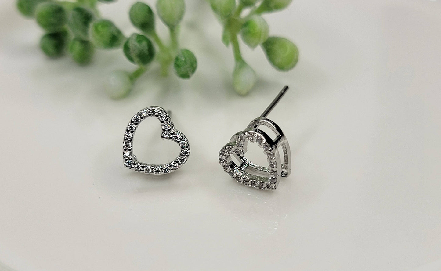 Skeleton Heart Style Post Earring