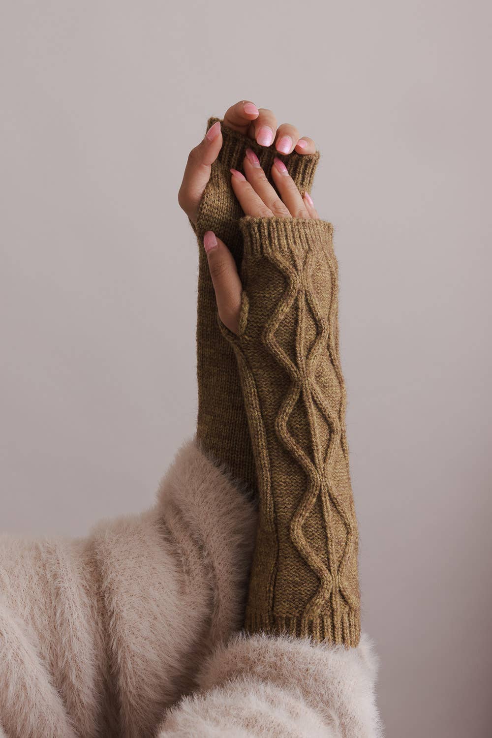 Aran Soft Knitted Arm Warmer: Blush