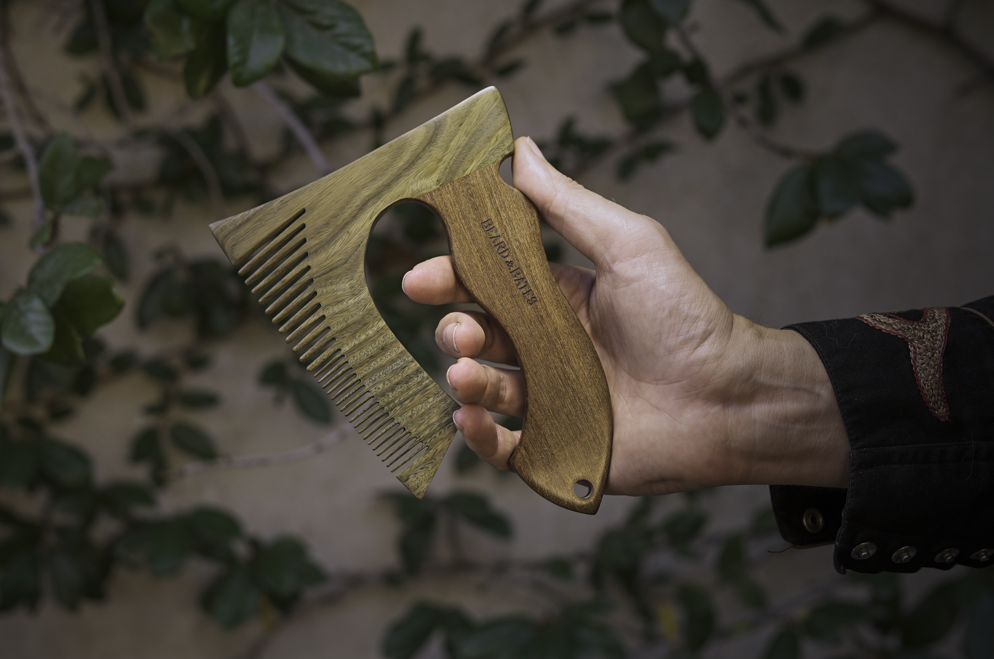 THE BEARDED AXE BEARD COMB - WOODSMAN