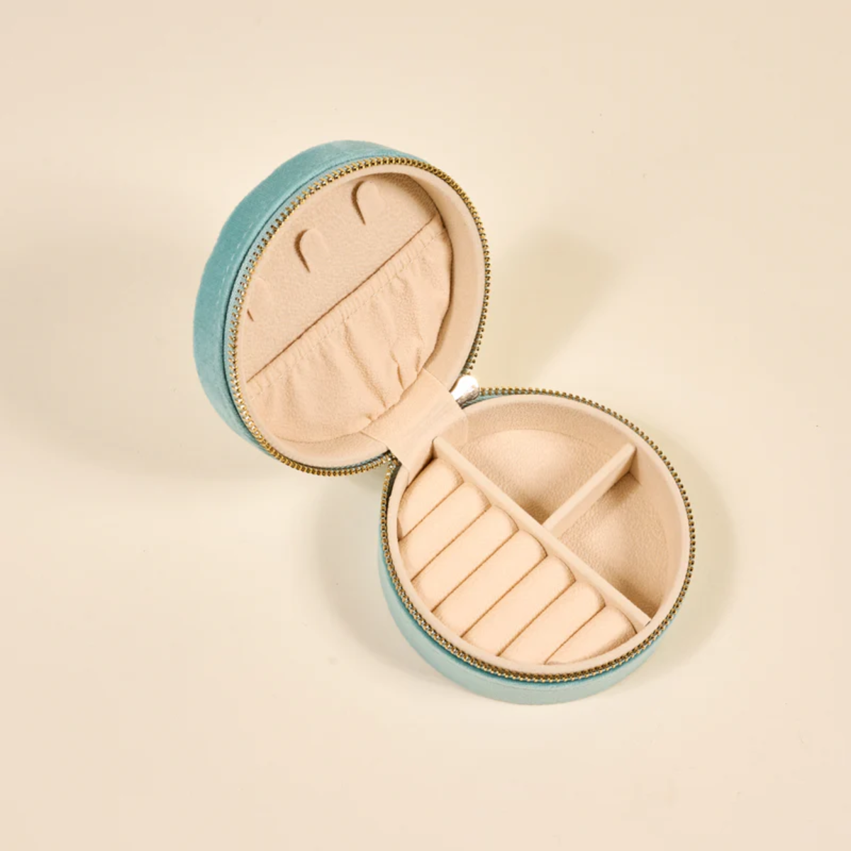 The Darling Effect Round Velvelt Jewlery Case-Seashell