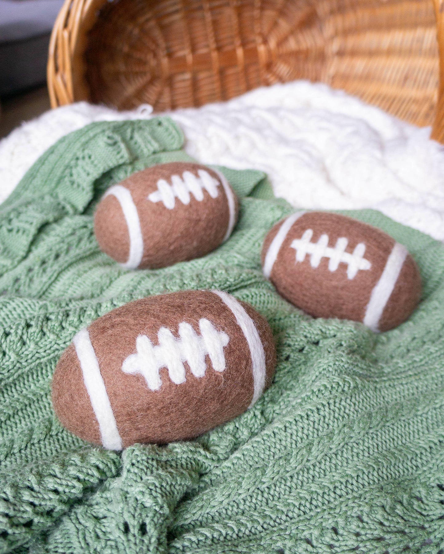 Friendsheep - Game Day Football Eco Dryer Balls - Set of 3