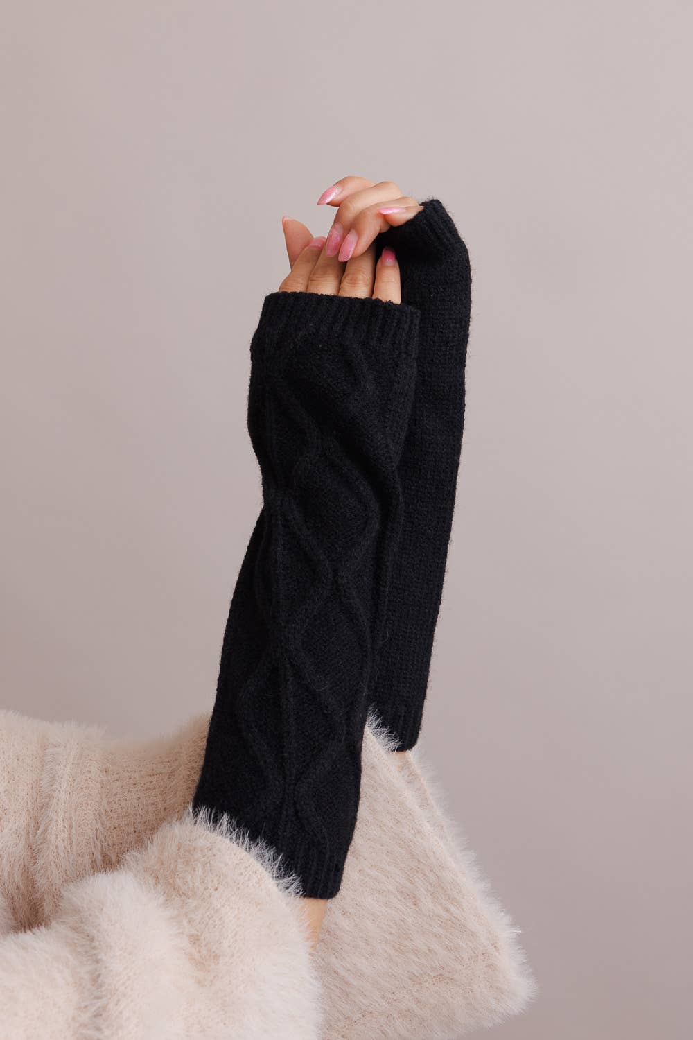 Aran Soft Knitted Arm Warmer: Black